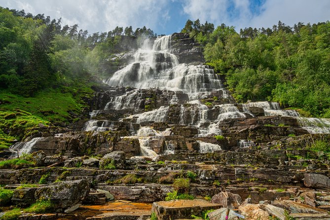 2-Day Round Trip from Bergen: THE GRAND SOGNEFJORD – fjords, waterfalls, glacier - Crossing the Sognefjord to Sogndal