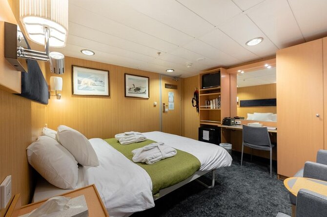 24hr Northern Lights & Whale Watching Cruise - Lectures that add meaning to the wildlife