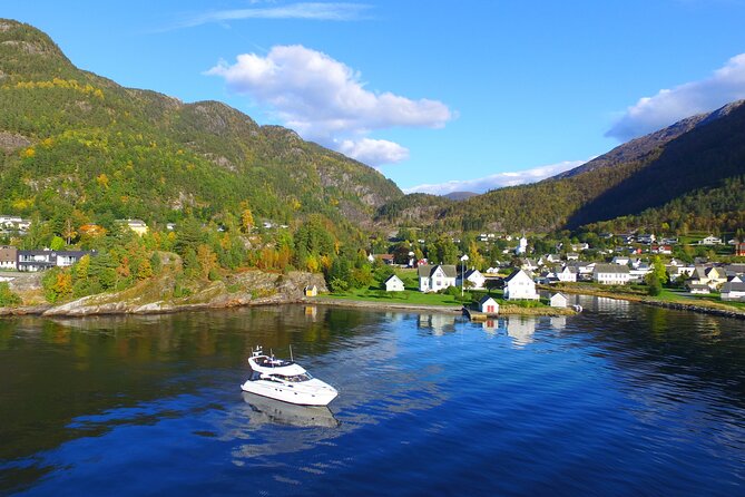 4 Day Bergen - Hardangerfjord private fjord-cruise - Day three: waterfalls, wooden boats, cider, and the quietest fjord
