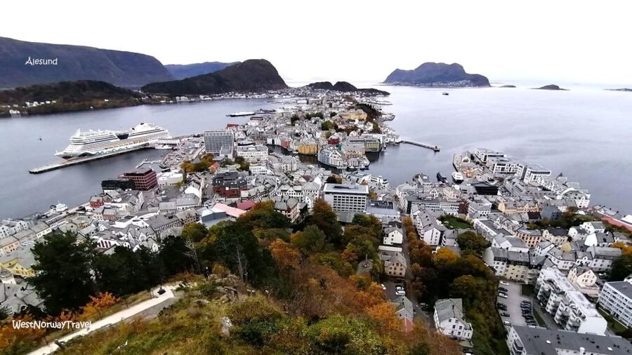 Ålesund: Giske and Godøy Islands Guided Sightseeing Tour - From Giske to Godøy through the tunnel
