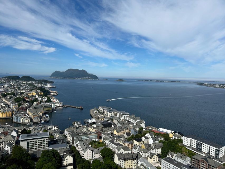 Ålesund: Giske and Godøy Islands Guided Sightseeing Tour - Crossing to Giske and its white marble church