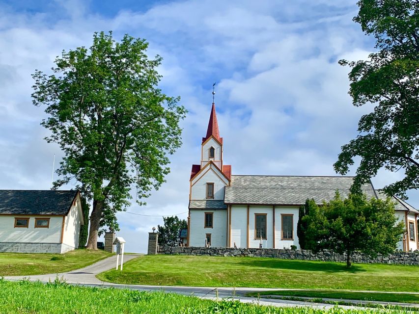 Alesund: Private Tour to the Viking Islands - The guides make the difference