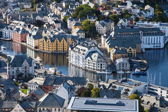 Alesund Shore Excursion: The Ultimate Sightseeing Tour - Walking, stairs, and comfort
