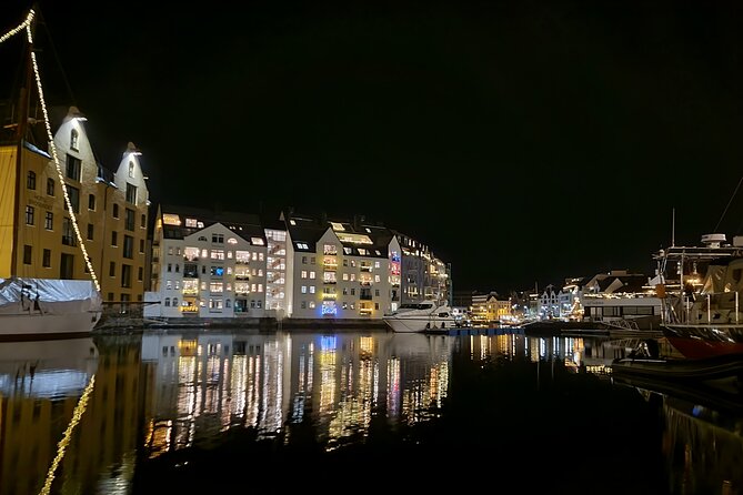 Ålesund Two Hour Walking City Tour - Jugendstilsenteret and the story of the rebuild
