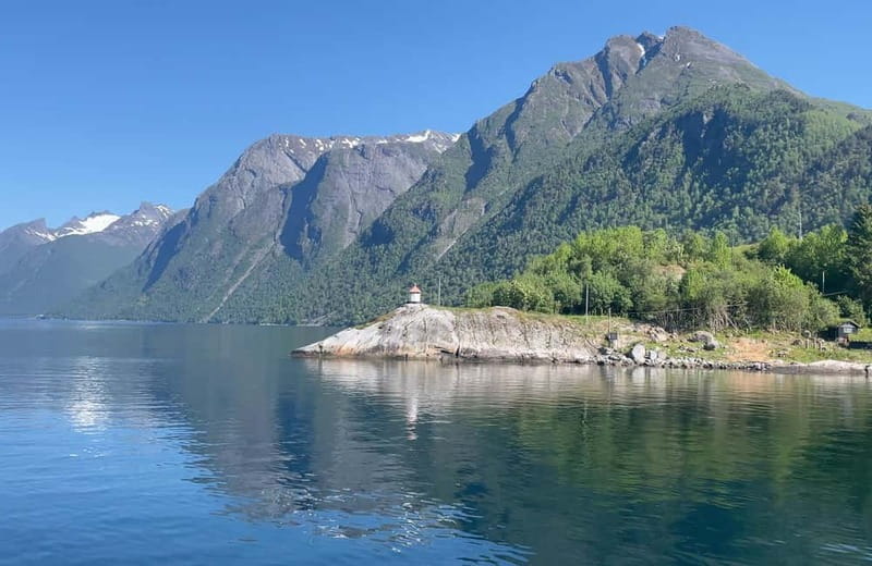 All About the Fjords, in one tour by bus & boat from Ålesund - The quick stop at Ljøen viewpoint
