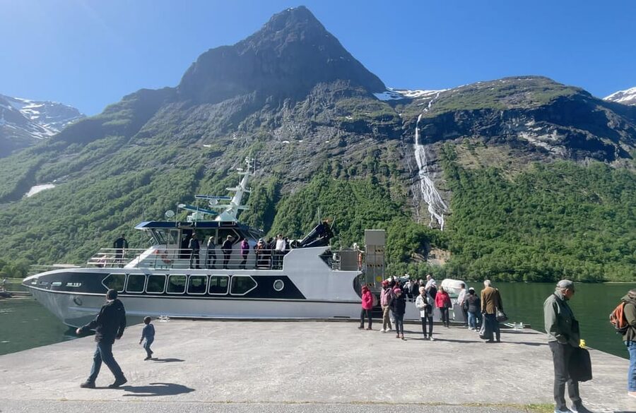 All About the Fjords, in one tour by bus & boat from Ålesund - How the schedule affects your day