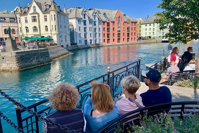 All Alesund Highlights in one tour - Atlanterhavsparken and cold-water sea life