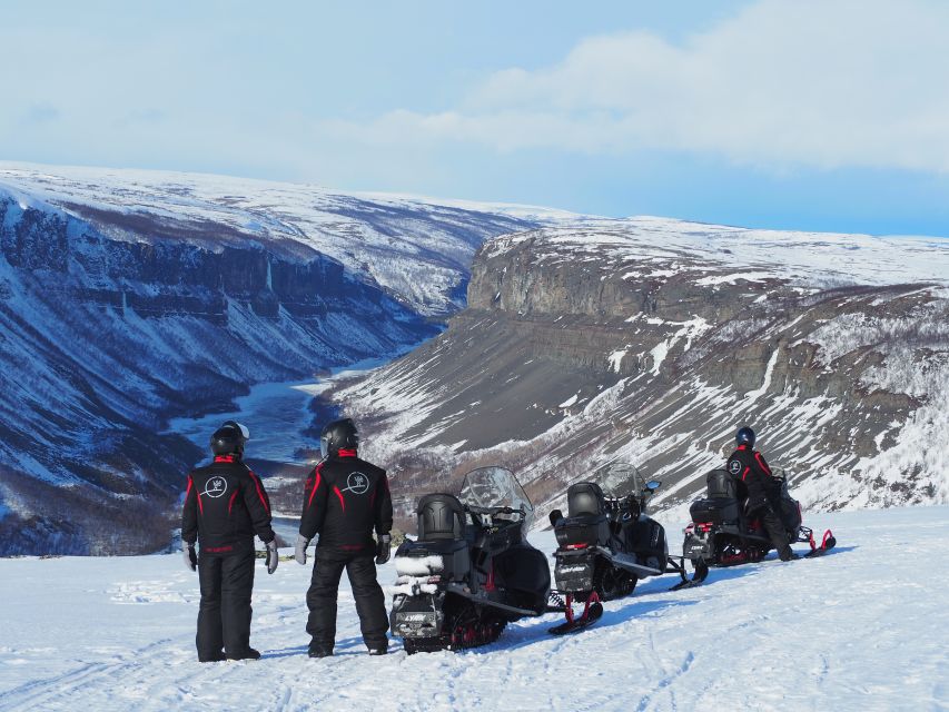 Alta: Guided Snowmobile Safari on Finnmarksvidda With Snacks - Single driver or shared snowmobile?