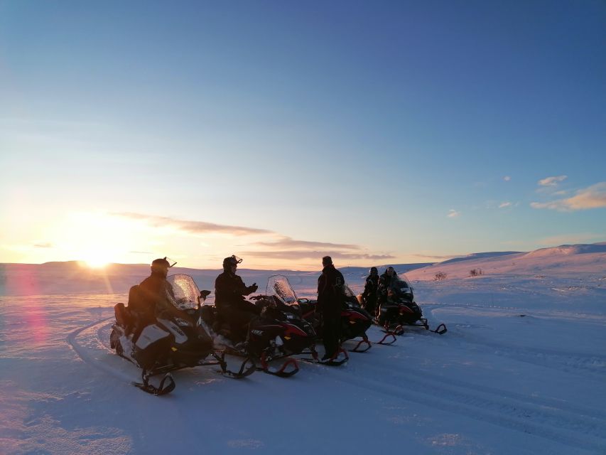 Alta: Guided Snowmobile Safari on Finnmarksvidda With Snacks - The mountain cabin and the warm-up stop