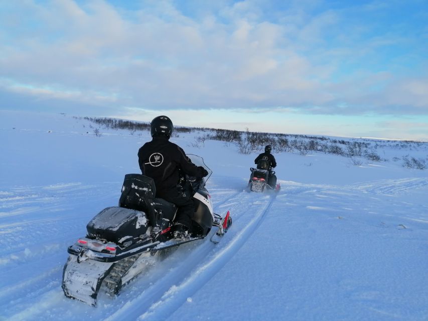 Alta: Guided Snowmobile Safari on Finnmarksvidda With Snacks - Getting dressed for Finnmark weather