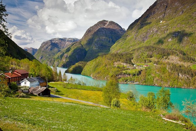 AMAZING HARDANGER FJORD: Private guided round trip from Bergen, 10 hours - Fossen Bratte and Steinsdalsfossen