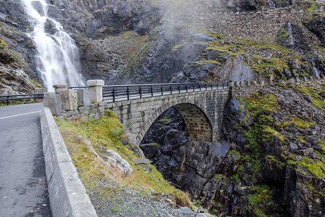 Andalsnes Shore Excursion: the Troll Road and Troll Wall - The Trollstigen viewpoint: spectacular, but tightly timed