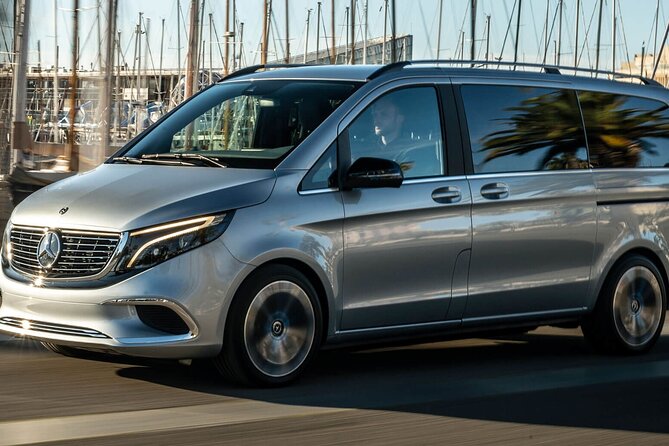 Arrival Private Transfer from Bergen Airport BGO to Bergen by luxury minivan - Families, luggage, and small groups