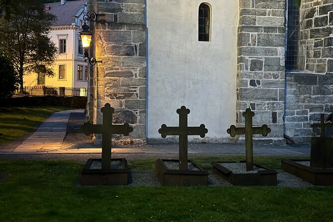 Audio Walking Tour in Bergen Famous Ghosts Location - Skostredet, Bergen’s short and atmospheric detour