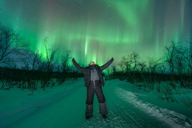 Aurora Hunt with the campfire and professional photographer - What the evening looks like from the Scandic Ishavshotel