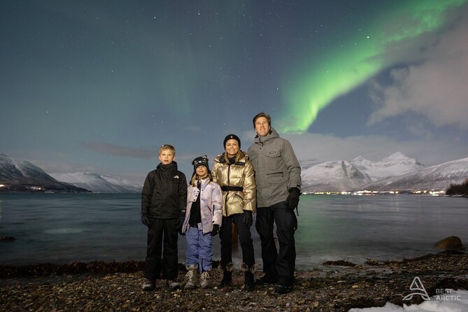 Aurora Safari Chase by big bus, free Photos, toilet onboard - Price, group size, and who gets good value