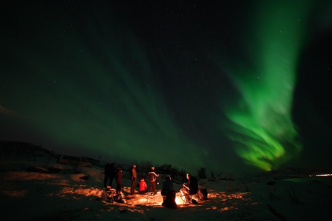 Aurora tour with free portrait and bonfire - Taking better aurora photos with your phone