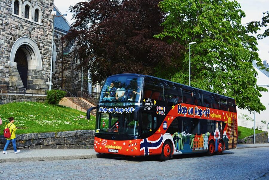 Bergen: 24-Hour Hop-On Hop-Off Bus Ticket - Bergen Aquarium and the Mount Fløyen Funicular Station