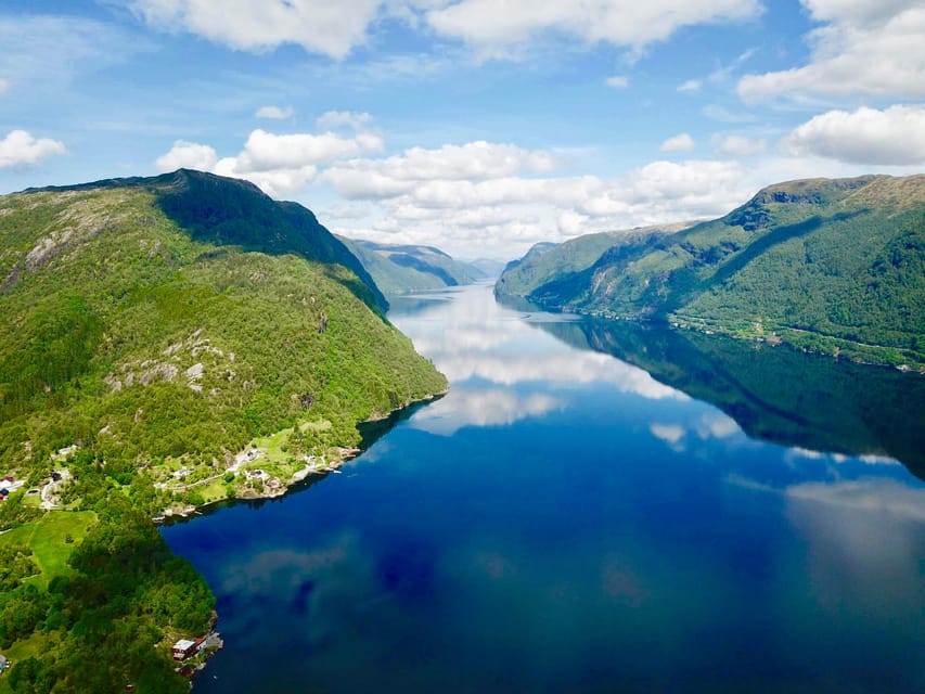 Bergen: Bergen Fjord by Zodiac or Pontoon Boat - Why the private format costs more