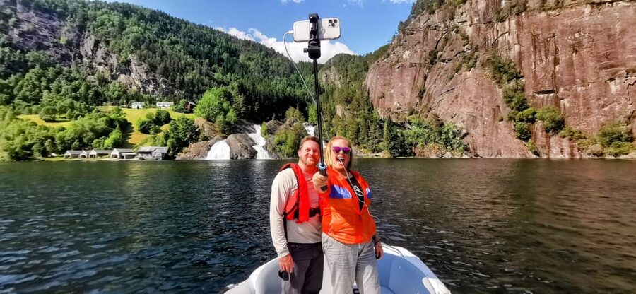 Bergen: Bergen Fjord by Zodiac or Pontoon Boat - Protective suits and weather planning