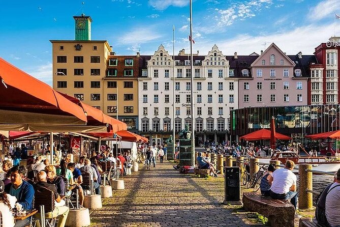 Bergen City Cruise - Wooden neighborhoods at Skuteviken and Sandviken