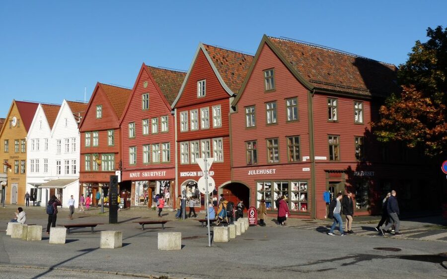 Bergen: City Tour on Foot - The old fire station and Old Town Hall