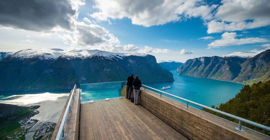 Bergen: Nærøyfjorden, Flåm, and Stegastein Guided Bus Tour - Flåm is your practical break in the middle