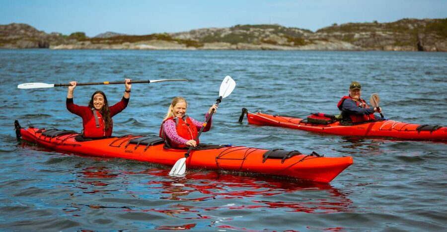 Bergen: Øygarden Islets Guided Kayaking Tour - Meeting in Bergen and crossing to the islands