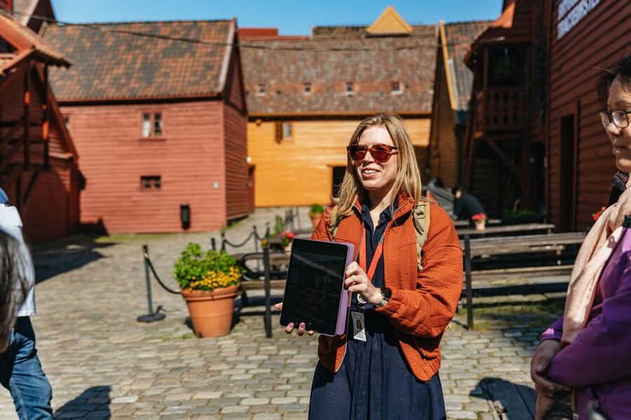 Bergen: Past & Present Small Group Guided Walking Tour - What to wear for Bergen’s weather