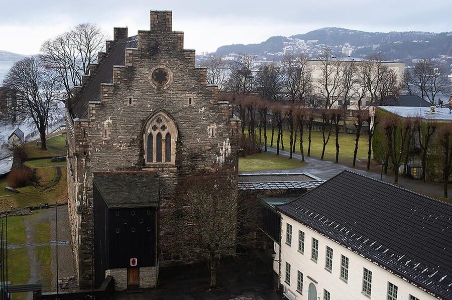 Bergen: Private tour in your own language - Bryggen explains Bergen’s international past