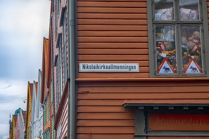 Bergen Private Walking Tour With A Professional Guide - Battles, resistance, and Norway’s difficult chapters