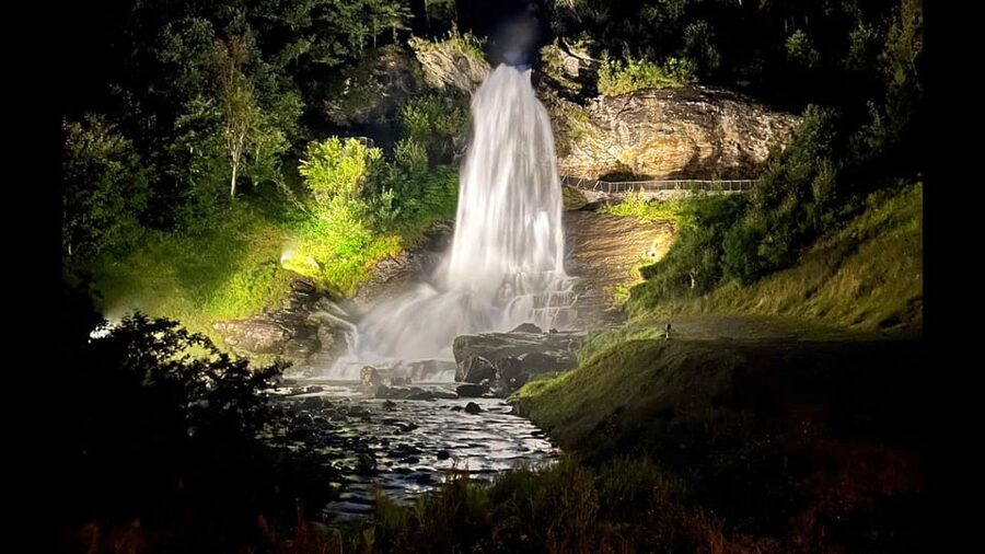 Bergen: Private Waterfalls and Wonders of Fjord Norway - Skjervsfossen and the road into Måbø Valley