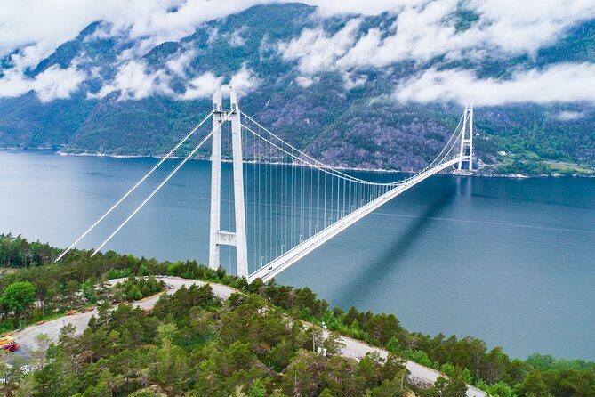 Bergen : Private Waterfalls and Wonders Tour in Norway - Eidfjord is the sensible lunch break