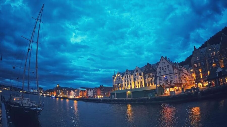 Bergen's Twilight Magic: An Evening Adventure - Who should book this evening walk