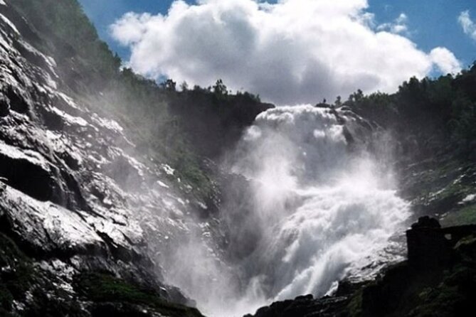 Bergen to Flam "The King of Fjords" One-Way or Round-Trip Cruise Ticket - Price, ticket handling, and the value question