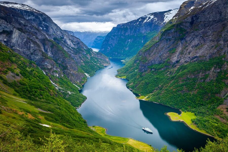 Bergen: Viking Village, Nærøyfjorden Cruise and Flåm Railway - One long day, four classic Norwegian experiences