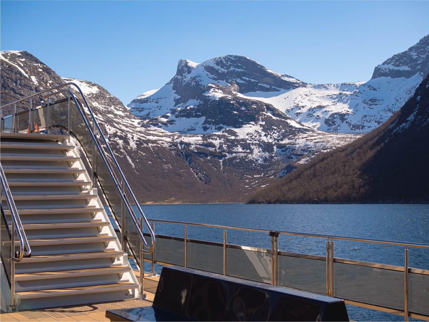 Bodø: Kjerringøy & Silent Coastal Cruise - One hour ashore, and how to use it