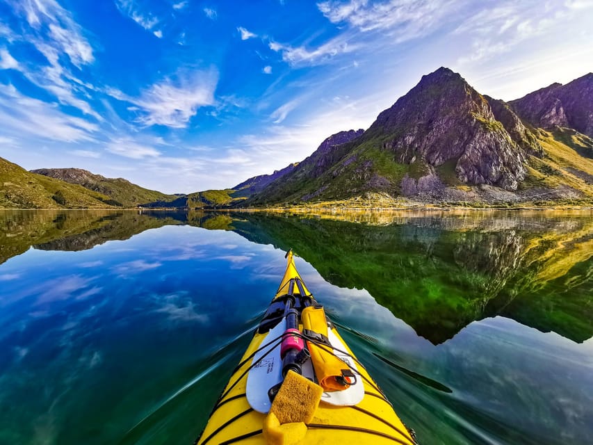 Bøstad: Kayaking Tour in Lofoten with Snacks - What to bring for a comfortable paddle