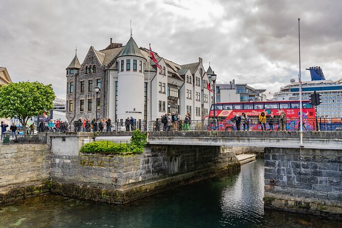 City Sightseeing Alesund Hop-On Hop-Off Bus Tour - Destinasjon Ålesund & Sunnmøre