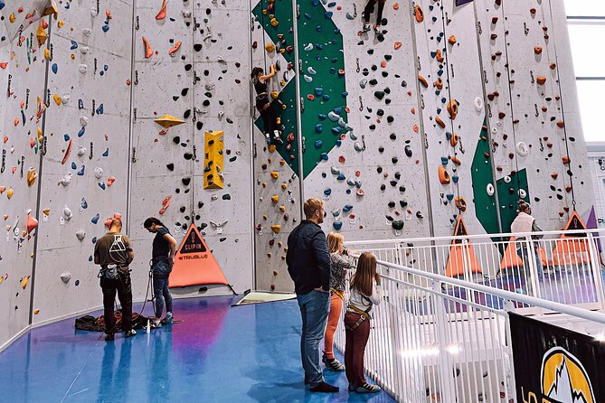 Climbing in Mørkvedhallen Klatresenter - Bouldering and competition-style problems