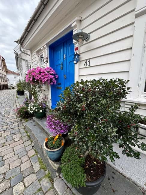 Discover Private+ Stavanger Guided City Tour - A private feel without a fully private booking
