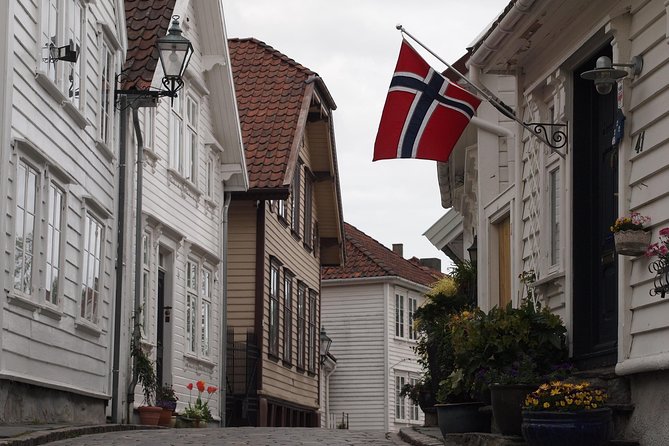 Discover Sensational Stavanger: Self-Guided Audio Tour - Breiavatnet, a calm pause in the middle of the walk