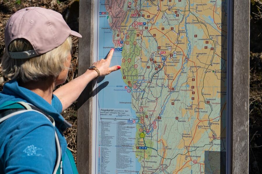 Drøbak: Guided walk along the coastal path and the forest - Forest paths, hills, and the Oslo Fjord