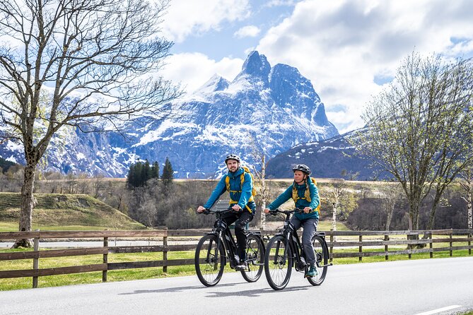 E-bike and hike in Åndalsnes - Starting at Havnegata 8 in central Åndalsnes