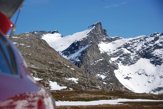 Eco friendly snowshoeing in Scenic Landscape - Prestvannet keeps the walk easy and local
