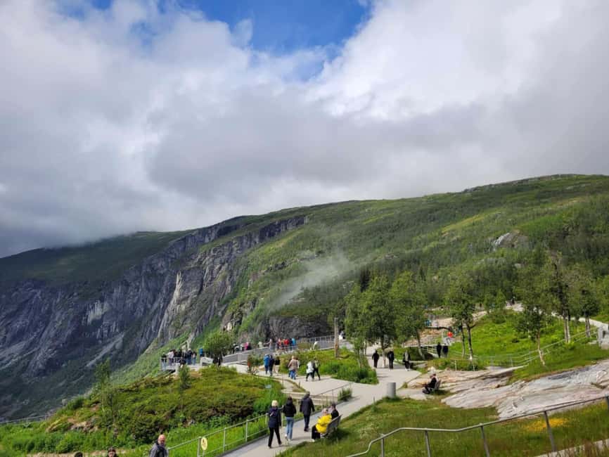 Eidfjord: Vøringsfossen Waterfalls Round-Trip Shuttle - Should you book the Eidfjord shuttle?