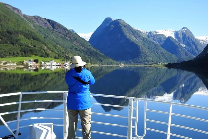 Fjord & Glacier Tour - From VOSS - Storesvingen gives you the first Sognefjord view
