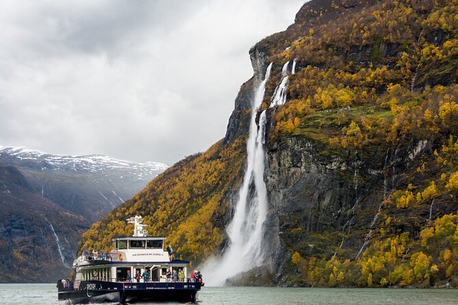 Fjord Sightseeing Tour by Boat in Geiranger - Choosing the right place on the boat
