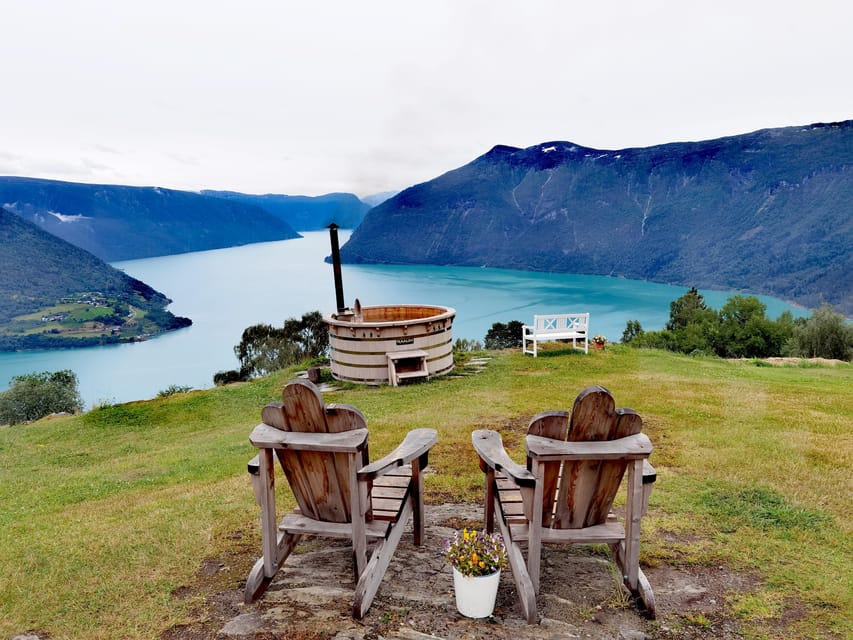 Flåm Flexible Tour with Stegastein, cruise and train include - Key points at a glance