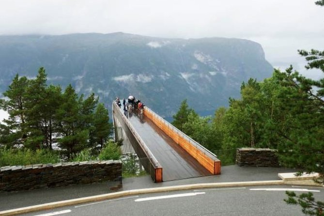 Flam: The Spectacular Stegastein Viewpoint Tour (Small Group) - One hour at the Stegastein platform